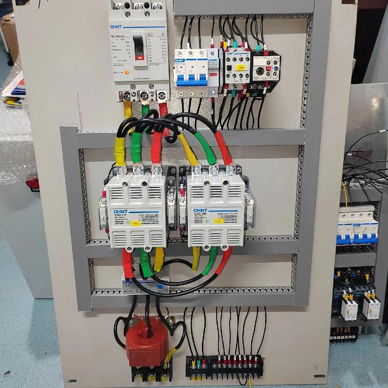 正反轉控制箱在電機粉碎機與撕碎機中的應用